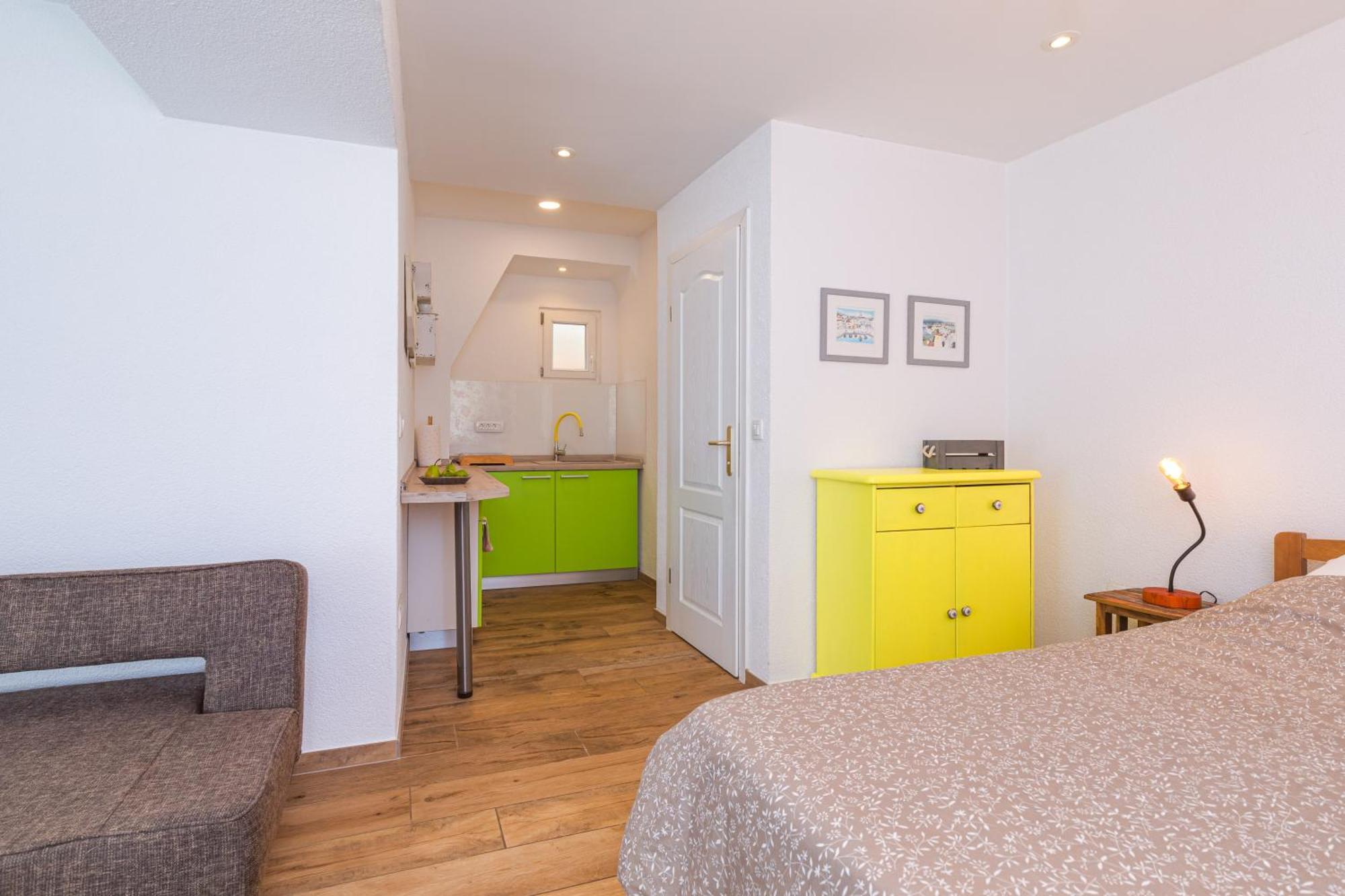 Yvonne Apartment Krk Town Bagian luar foto