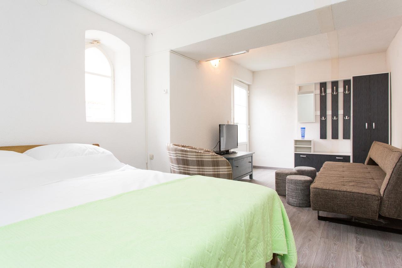 Yvonne Apartment Krk Town Bagian luar foto