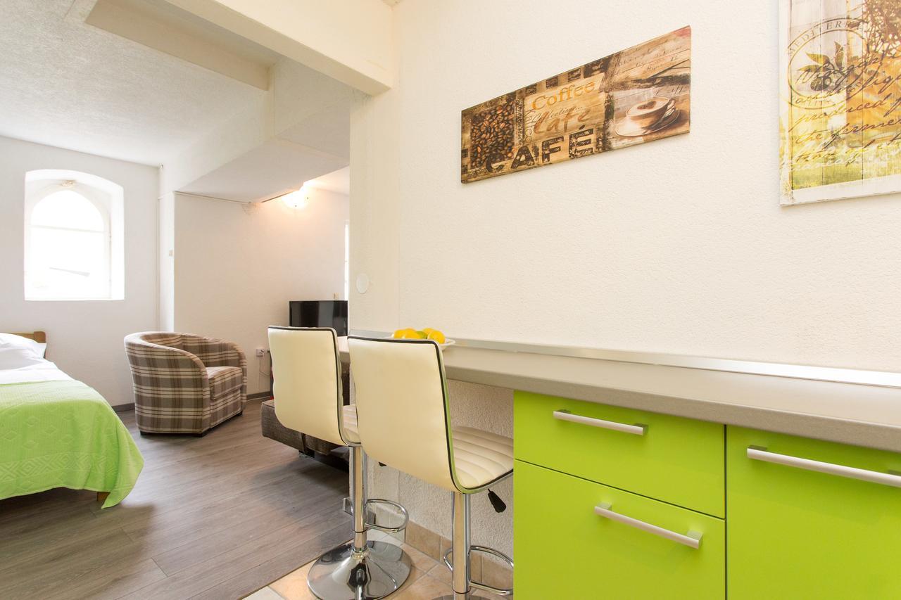 Yvonne Apartment Krk Town Bagian luar foto
